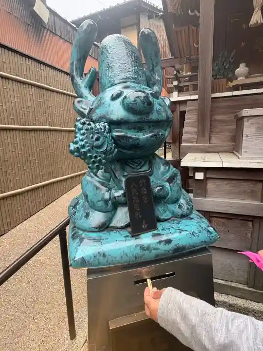 揚げもみじ神社の{uncategorized: "未分類", other: "その他", undefined: "問題あり", building: "その他建物", grave: "お墓", sacred_gate: "鳥居", guardian: "狛犬", statue: "像", buddha: "仏像", history: "歴史", nature: "自然", garden: "庭園", animal: "動物", pagoda: "塔", temizu: "手水舎", mountain_gate: "山門・神門", sanctuary: "本殿・本堂", subordinate: "末社・摂社", art: "芸術", scenery: "景色", jizo: "地蔵", ema: "絵馬", goshuin: "御朱印", omikuji: "おみくじ", items: "授与品その他", amulet: "お守り", goshuincho: "御朱印帳", eats: "食事", festival: "お祭り", votive_dance: "神楽", shichigosan: "七五三参", wedding: "結婚式", experience: "体験その他", initially: "初詣", around: "周辺", anti_infection: "感染症対策"}