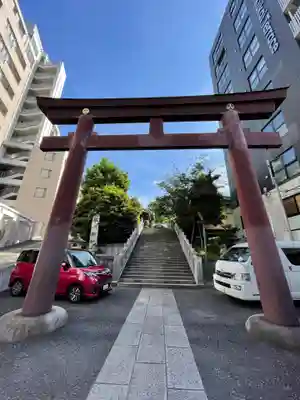 白金氷川神社の鳥居