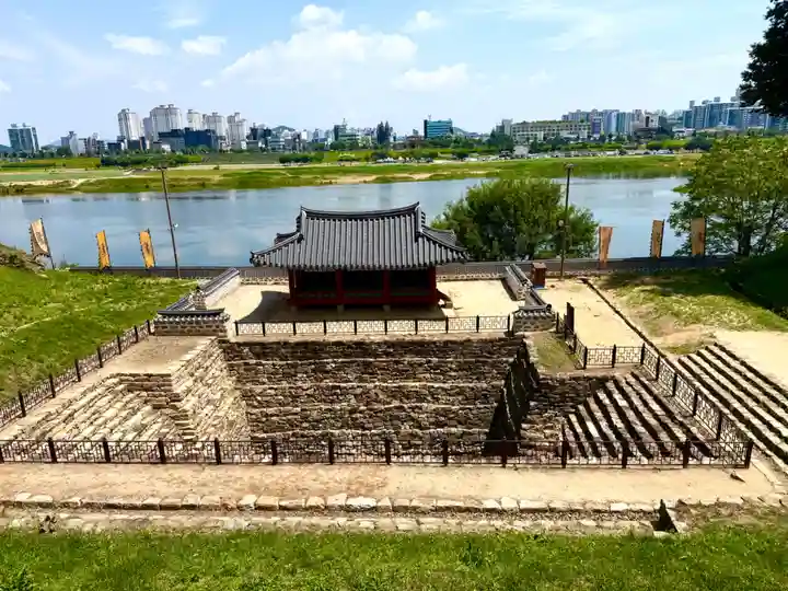 崇道天皇社(奈良県)