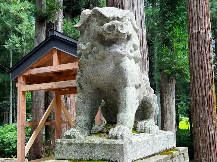 高田神社の狛犬