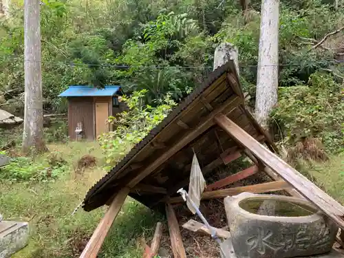 滝ノ谷不動尊の手水舎