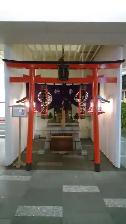 歌舞伎稲荷神社の鳥居