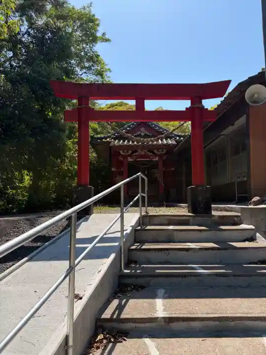 前玉神社の{uncategorized: "未分類", other: "その他", undefined: "問題あり", building: "その他建物", grave: "お墓", sacred_gate: "鳥居", guardian: "狛犬", statue: "像", buddha: "仏像", history: "歴史", nature: "自然", garden: "庭園", animal: "動物", pagoda: "塔", temizu: "手水舎", mountain_gate: "山門・神門", sanctuary: "本殿・本堂", subordinate: "末社・摂社", art: "芸術", scenery: "景色", jizo: "地蔵", ema: "絵馬", goshuin: "御朱印", omikuji: "おみくじ", items: "授与品その他", amulet: "お守り", goshuincho: "御朱印帳", eats: "食事", festival: "お祭り", votive_dance: "神楽", shichigosan: "七五三参", wedding: "結婚式", experience: "体験その他", initially: "初詣", around: "周辺", anti_infection: "感染症対策"}