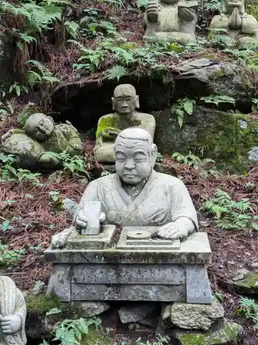 東堂山 満福寺（昭和羅漢）の像