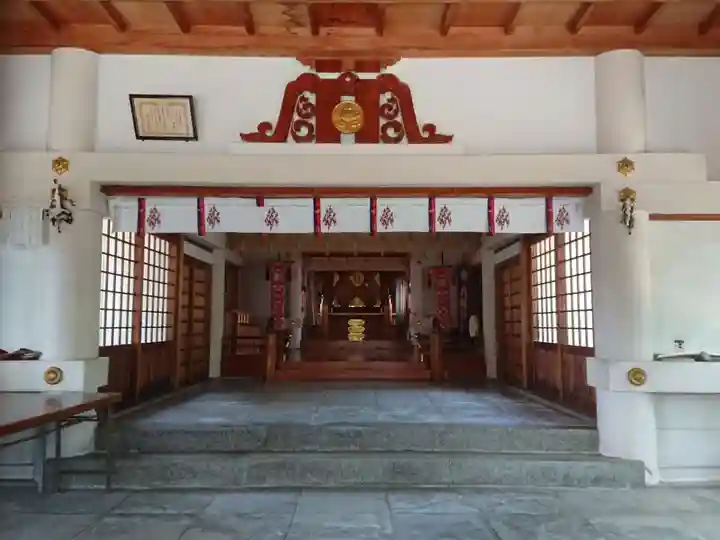 八幡神社(服部八幡神社)の本殿・本堂
