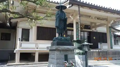 荘厳寺の像