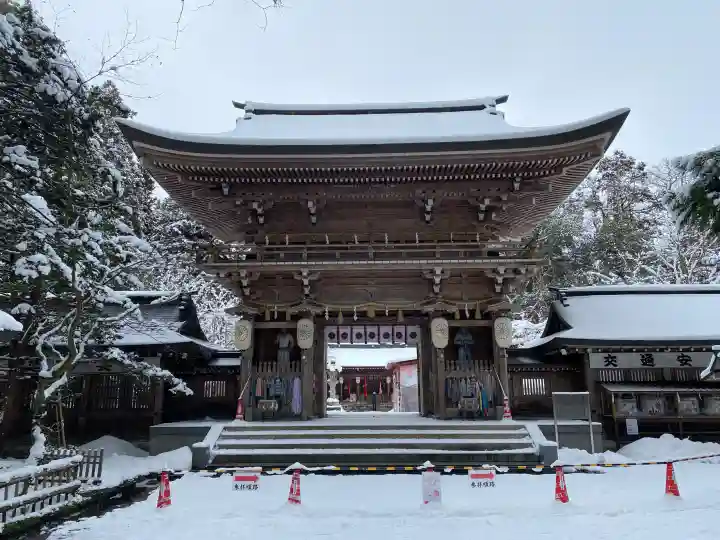 伊佐須美神社の{uncategorized: "未分類", other: "その他", undefined: "問題あり", building: "その他建物", grave: "お墓", sacred_gate: "鳥居", guardian: "狛犬", statue: "像", buddha: "仏像", history: "歴史", nature: "自然", garden: "庭園", animal: "動物", pagoda: "塔", temizu: "手水舎", mountain_gate: "山門・神門", sanctuary: "本殿・本堂", subordinate: "末社・摂社", art: "芸術", scenery: "景色", jizo: "地蔵", ema: "絵馬", goshuin: "御朱印", omikuji: "おみくじ", items: "授与品その他", amulet: "お守り", goshuincho: "御朱印帳", eats: "食事", festival: "お祭り", votive_dance: "神楽", shichigosan: "七五三参", wedding: "結婚式", experience: "体験その他", initially: "初詣", around: "周辺", anti_infection: "感染症対策"}