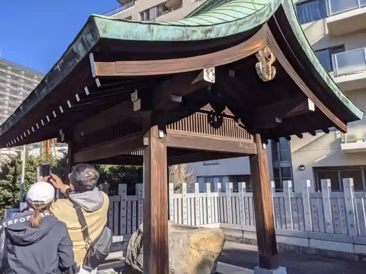 白金氷川神社の手水舎