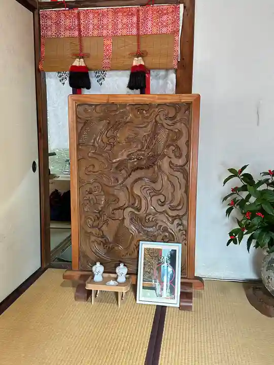 玉三稲荷神社の芸術