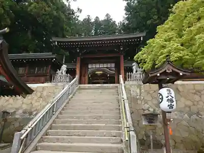 櫻山八幡宮の山門・神門
