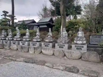 龍真寺の地蔵