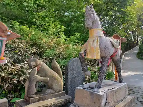 高山稲荷神社の狛犬