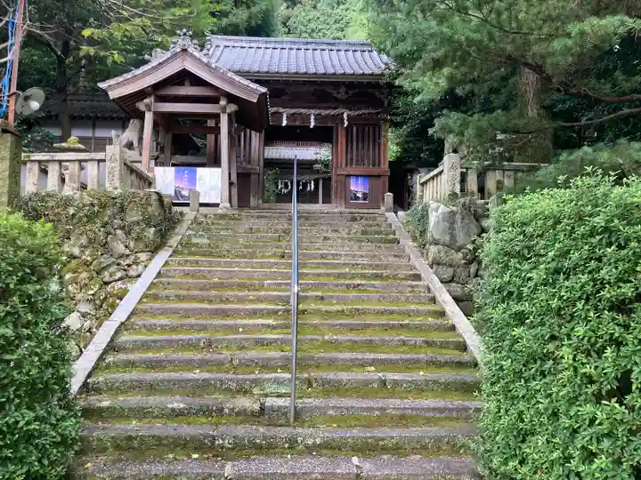 石土神社の山門・神門