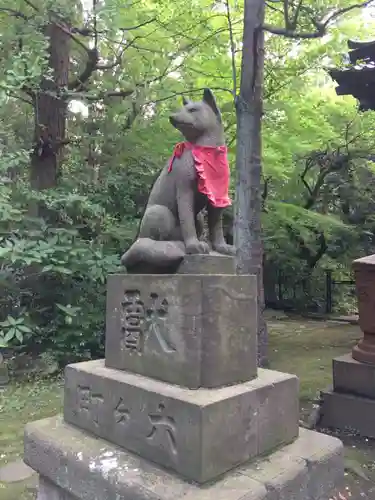 赤坂氷川神社の狛犬