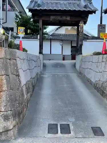 光通寺の山門・神門