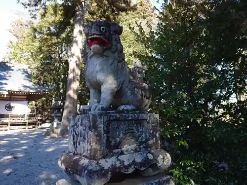 逸見神社の狛犬