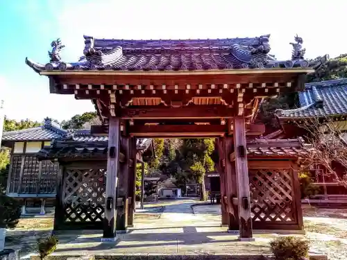 如意寺の山門