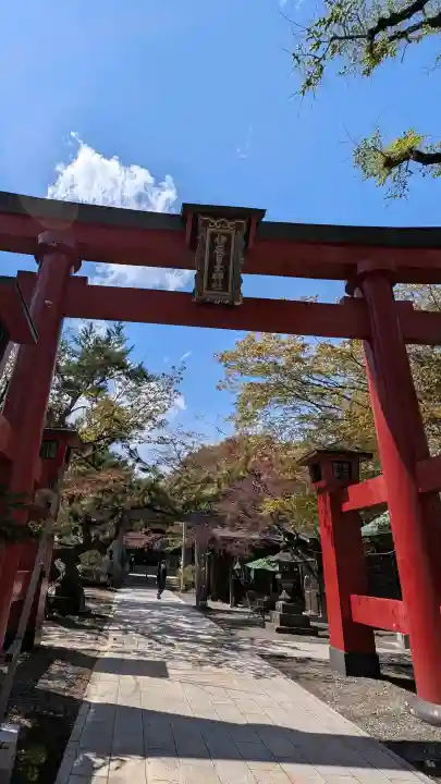 彌彦神社 (伊夜日子神社)の{uncategorized: "未分類", other: "その他", undefined: "問題あり", building: "その他建物", grave: "お墓", sacred_gate: "鳥居", guardian: "狛犬", statue: "像", buddha: "仏像", history: "歴史", nature: "自然", garden: "庭園", animal: "動物", pagoda: "塔", temizu: "手水舎", mountain_gate: "山門・神門", sanctuary: "本殿・本堂", subordinate: "末社・摂社", art: "芸術", scenery: "景色", jizo: "地蔵", ema: "絵馬", goshuin: "御朱印", omikuji: "おみくじ", items: "授与品その他", amulet: "お守り", goshuincho: "御朱印帳", eats: "食事", festival: "お祭り", votive_dance: "神楽", shichigosan: "七五三参", wedding: "結婚式", experience: "体験その他", initially: "初詣", around: "周辺", anti_infection: "感染症対策"}