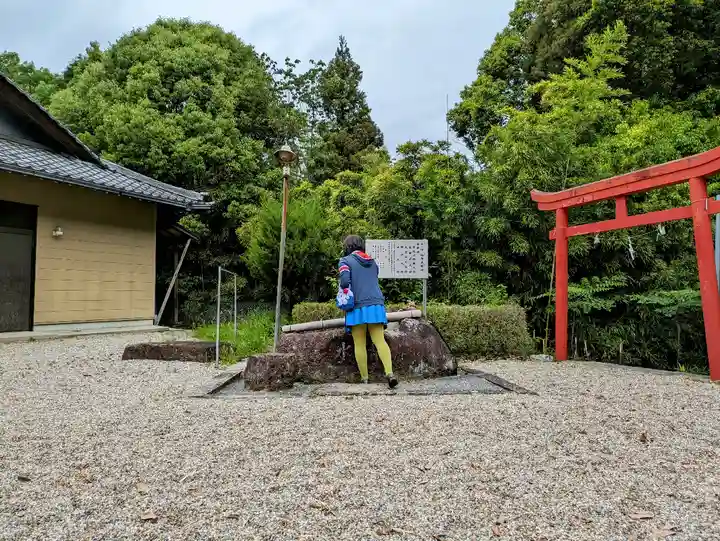 曽野稲荷神社の手水舎