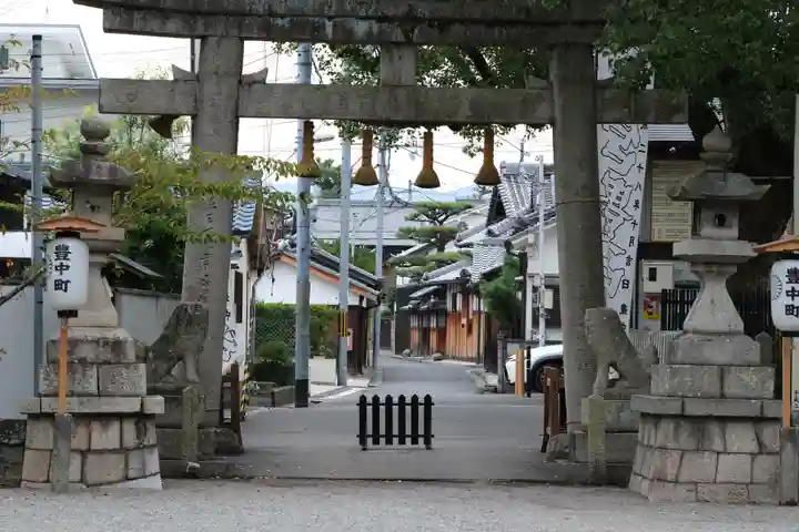 泉穴師神社の鳥居
