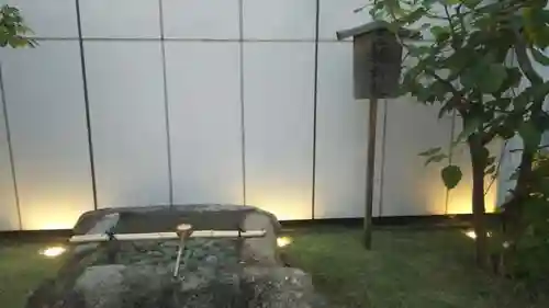 ギンザコマツ三輪神社の手水舎