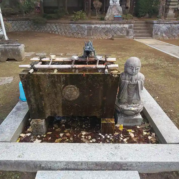 妙法寺(金色不動尊)の手水舎