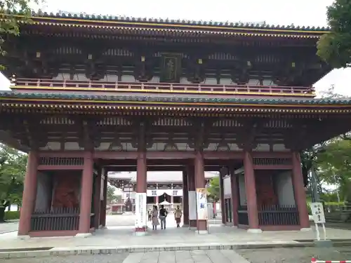 池上本門寺の山門・神門