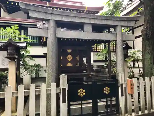 鳥越神社の末社