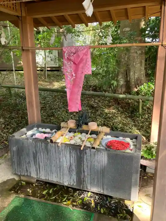 下野 星宮神社の{uncategorized: "未分類", other: "その他", undefined: "問題あり", building: "その他建物", grave: "お墓", sacred_gate: "鳥居", guardian: "狛犬", statue: "像", buddha: "仏像", history: "歴史", nature: "自然", garden: "庭園", animal: "動物", pagoda: "塔", temizu: "手水舎", mountain_gate: "山門・神門", sanctuary: "本殿・本堂", subordinate: "末社・摂社", art: "芸術", scenery: "景色", jizo: "地蔵", ema: "絵馬", goshuin: "御朱印", omikuji: "おみくじ", items: "授与品その他", amulet: "お守り", goshuincho: "御朱印帳", eats: "食事", festival: "お祭り", votive_dance: "神楽", shichigosan: "七五三参", wedding: "結婚式", experience: "体験その他", initially: "初詣", around: "周辺", anti_infection: "感染症対策"}