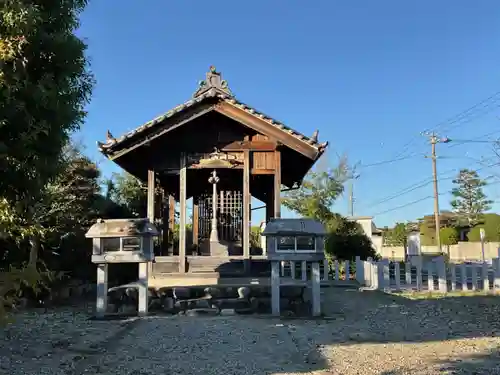 御日塚神社の本殿