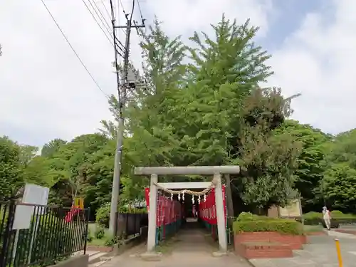 春日部稲荷神社の鳥居