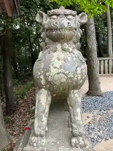 三蔵稲荷神社の狛犬