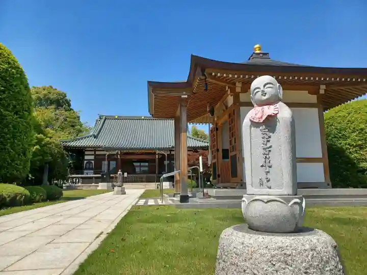 廣渡寺の{uncategorized: "未分類", other: "その他", undefined: "問題あり", building: "その他建物", grave: "お墓", sacred_gate: "鳥居", guardian: "狛犬", statue: "像", buddha: "仏像", history: "歴史", nature: "自然", garden: "庭園", animal: "動物", pagoda: "塔", temizu: "手水舎", mountain_gate: "山門・神門", sanctuary: "本殿・本堂", subordinate: "末社・摂社", art: "芸術", scenery: "景色", jizo: "地蔵", ema: "絵馬", goshuin: "御朱印", omikuji: "おみくじ", items: "授与品その他", amulet: "お守り", goshuincho: "御朱印帳", eats: "食事", festival: "お祭り", votive_dance: "神楽", shichigosan: "七五三参", wedding: "結婚式", experience: "体験その他", initially: "初詣", around: "周辺", anti_infection: "感染症対策"}