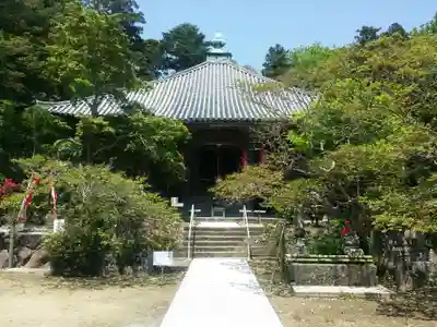 石峯寺の本殿・本堂