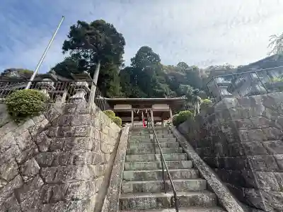天神社の{uncategorized: "未分類", other: "その他", undefined: "問題あり", building: "その他建物", grave: "お墓", sacred_gate: "鳥居", guardian: "狛犬", statue: "像", buddha: "仏像", history: "歴史", nature: "自然", garden: "庭園", animal: "動物", pagoda: "塔", temizu: "手水舎", mountain_gate: "山門・神門", sanctuary: "本殿・本堂", subordinate: "末社・摂社", art: "芸術", scenery: "景色", jizo: "地蔵", ema: "絵馬", goshuin: "御朱印", omikuji: "おみくじ", items: "授与品その他", amulet: "お守り", goshuincho: "御朱印帳", eats: "食事", festival: "お祭り", votive_dance: "神楽", shichigosan: "七五三参", wedding: "結婚式", experience: "体験その他", initially: "初詣", around: "周辺", anti_infection: "感染症対策"}