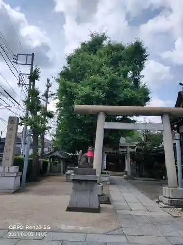 飛木稲荷神社の鳥居
