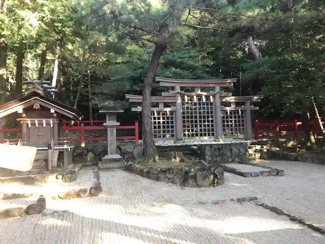 檜原神社(大神神社摂社)のその他建物