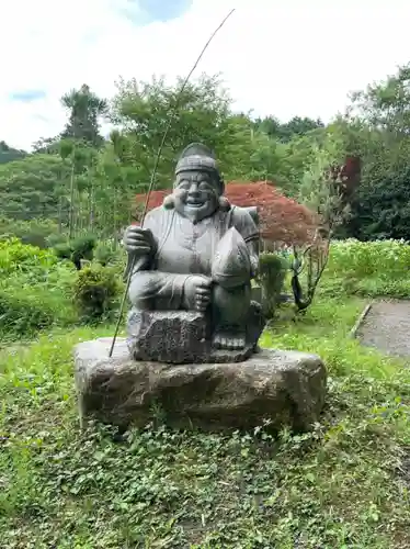 谷性寺の像