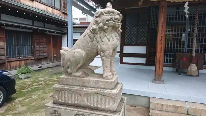 みなと八幡神社の狛犬