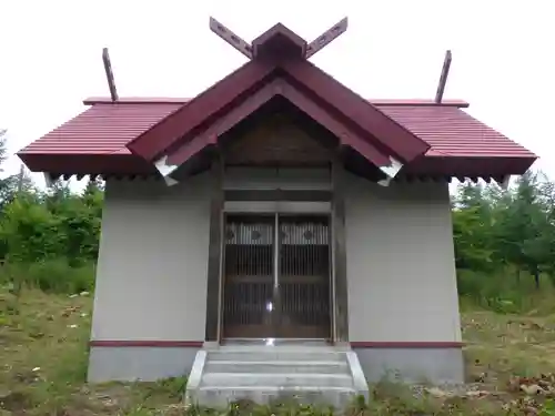 西芭露神社の本殿