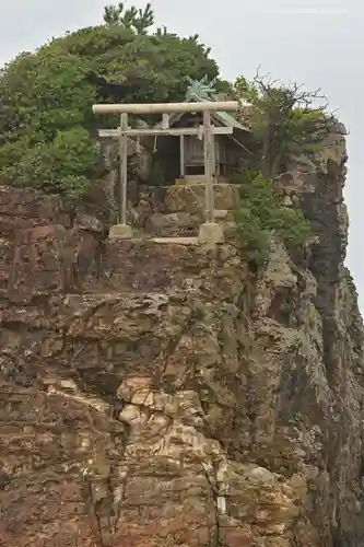 稲佐の浜　弁天島の鳥居