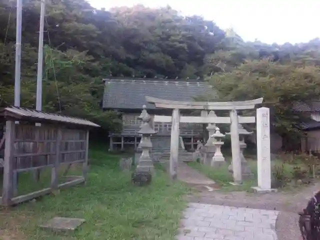 白山神社の鳥居