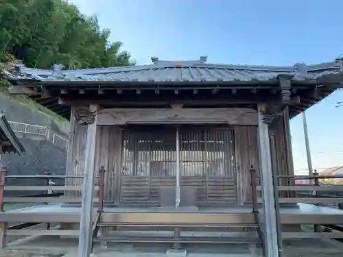 薬師堂の本殿・本堂