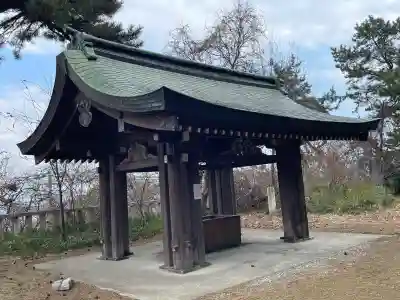 函館護國神社の{uncategorized: "未分類", other: "その他", undefined: "問題あり", building: "その他建物", grave: "お墓", sacred_gate: "鳥居", guardian: "狛犬", statue: "像", buddha: "仏像", history: "歴史", nature: "自然", garden: "庭園", animal: "動物", pagoda: "塔", temizu: "手水舎", mountain_gate: "山門・神門", sanctuary: "本殿・本堂", subordinate: "末社・摂社", art: "芸術", scenery: "景色", jizo: "地蔵", ema: "絵馬", goshuin: "御朱印", omikuji: "おみくじ", items: "授与品その他", amulet: "お守り", goshuincho: "御朱印帳", eats: "食事", festival: "お祭り", votive_dance: "神楽", shichigosan: "七五三参", wedding: "結婚式", experience: "体験その他", initially: "初詣", around: "周辺", anti_infection: "感染症対策"}