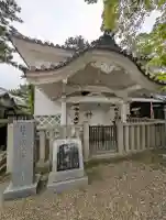 楠珺社(住吉大社末社)の{uncategorized: "未分類", other: "その他", undefined: "問題あり", building: "その他建物", grave: "お墓", sacred_gate: "鳥居", guardian: "狛犬", statue: "像", buddha: "仏像", history: "歴史", nature: "自然", garden: "庭園", animal: "動物", pagoda: "塔", temizu: "手水舎", mountain_gate: "山門・神門", sanctuary: "本殿・本堂", subordinate: "末社・摂社", art: "芸術", scenery: "景色", jizo: "地蔵", ema: "絵馬", goshuin: "御朱印", omikuji: "おみくじ", items: "授与品その他", amulet: "お守り", goshuincho: "御朱印帳", eats: "食事", festival: "お祭り", votive_dance: "神楽", shichigosan: "七五三参", wedding: "結婚式", experience: "体験その他", initially: "初詣", around: "周辺", anti_infection: "感染症対策"}