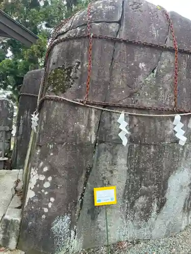 三ツ石神社の建物その他