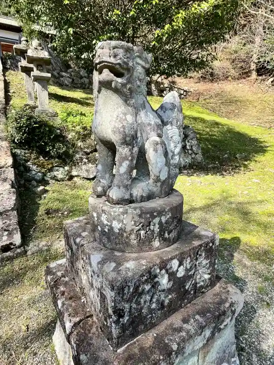 白岩神社の{uncategorized: "未分類", other: "その他", undefined: "問題あり", building: "その他建物", grave: "お墓", sacred_gate: "鳥居", guardian: "狛犬", statue: "像", buddha: "仏像", history: "歴史", nature: "自然", garden: "庭園", animal: "動物", pagoda: "塔", temizu: "手水舎", mountain_gate: "山門・神門", sanctuary: "本殿・本堂", subordinate: "末社・摂社", art: "芸術", scenery: "景色", jizo: "地蔵", ema: "絵馬", goshuin: "御朱印", omikuji: "おみくじ", items: "授与品その他", amulet: "お守り", goshuincho: "御朱印帳", eats: "食事", festival: "お祭り", votive_dance: "神楽", shichigosan: "七五三参", wedding: "結婚式", experience: "体験その他", initially: "初詣", around: "周辺", anti_infection: "感染症対策"}