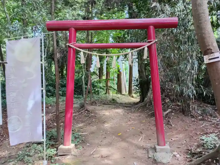 日吉神社の{uncategorized: "未分類", other: "その他", undefined: "問題あり", building: "その他建物", grave: "お墓", sacred_gate: "鳥居", guardian: "狛犬", statue: "像", buddha: "仏像", history: "歴史", nature: "自然", garden: "庭園", animal: "動物", pagoda: "塔", temizu: "手水舎", mountain_gate: "山門・神門", sanctuary: "本殿・本堂", subordinate: "末社・摂社", art: "芸術", scenery: "景色", jizo: "地蔵", ema: "絵馬", goshuin: "御朱印", omikuji: "おみくじ", items: "授与品その他", amulet: "お守り", goshuincho: "御朱印帳", eats: "食事", festival: "お祭り", votive_dance: "神楽", shichigosan: "七五三参", wedding: "結婚式", experience: "体験その他", initially: "初詣", around: "周辺", anti_infection: "感染症対策"}