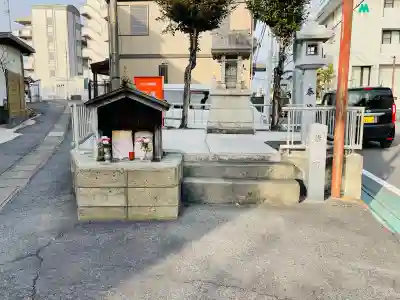 祠(坂町)の{uncategorized: "未分類", other: "その他", undefined: "問題あり", building: "その他建物", grave: "お墓", sacred_gate: "鳥居", guardian: "狛犬", statue: "像", buddha: "仏像", history: "歴史", nature: "自然", garden: "庭園", animal: "動物", pagoda: "塔", temizu: "手水舎", mountain_gate: "山門・神門", sanctuary: "本殿・本堂", subordinate: "末社・摂社", art: "芸術", scenery: "景色", jizo: "地蔵", ema: "絵馬", goshuin: "御朱印", omikuji: "おみくじ", items: "授与品その他", amulet: "お守り", goshuincho: "御朱印帳", eats: "食事", festival: "お祭り", votive_dance: "神楽", shichigosan: "七五三参", wedding: "結婚式", experience: "体験その他", initially: "初詣", around: "周辺", anti_infection: "感染症対策"}