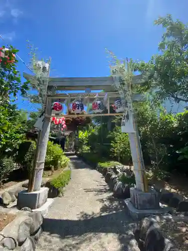 横浜御嶽神社の鳥居